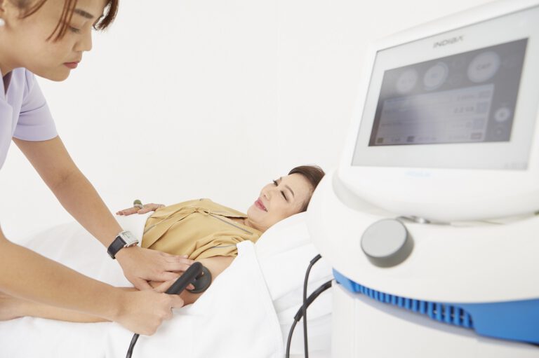 รู้เท่าทัน วิกฤตวัยกลางคนกับดักใหญ่คุณแม่