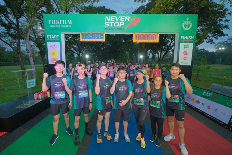 “ฟูจิฟิล์ม” จัดมินิมาราธอนการกุศล “NEVER STOP Running 2023” มอบรายได้โดยไม่หักค่าใช้จ่าย 587,800 บาท ให้แก่มูลนิธิ พอ.สว.