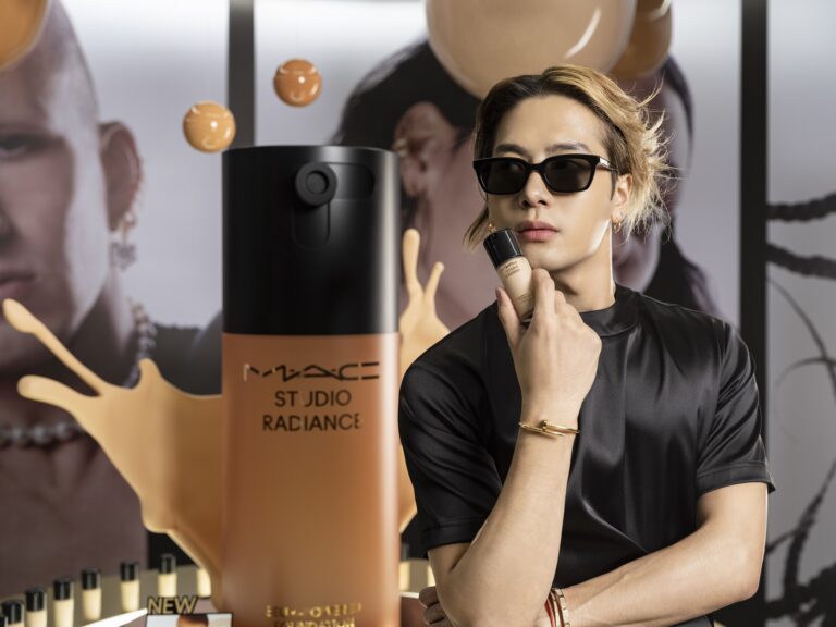 เปิดตัวเทรนด์เมคอัพระดับโลกด้วยผลิตภัณฑ์ใหม่ล่าสุด  “M.A.C Studio Radiance Serum Powered Foundation”