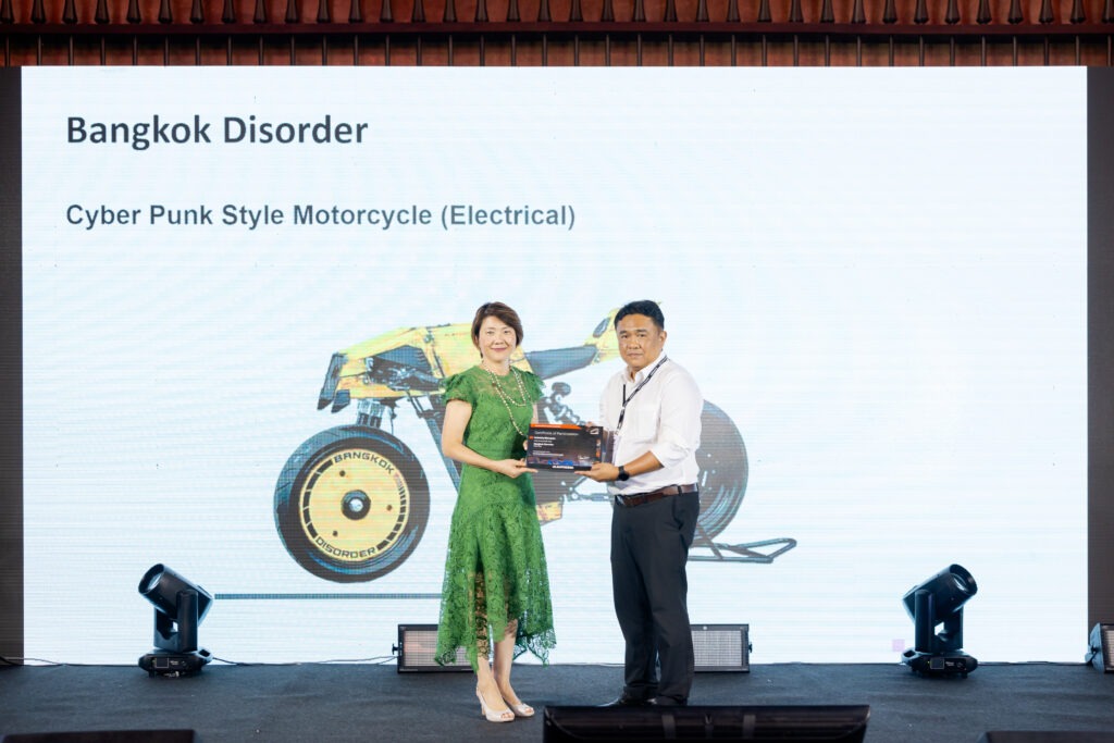 Industry Disruptor Award ผู้ได้รับรางวัลคือ Bangkok Disorder สำหรับโครงการ “the Cyber Punk Style Motorcycle (Electrical).”