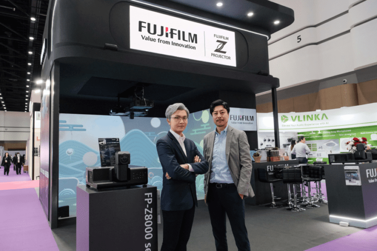 ฟูจิฟิล์ม เผยโฉมนวัตกรรมโปรเจคเตอร์ “Fujifilm FP-Z8000” ด้วยฟีเจอร์สุดล้ำเพื่อการฉายภาพขนาดใหญ่แบบ Ultra-Short Throw ในงาน Infocomm Asia 2024 (IFASIA 2024)